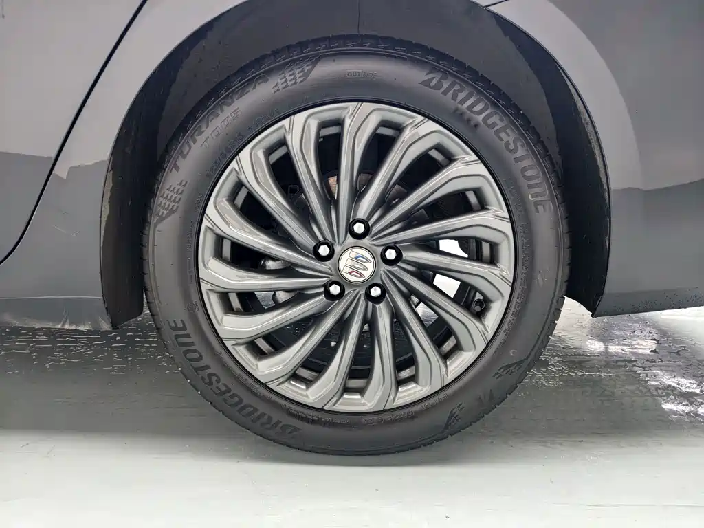 Buick LaCrosse — миниатюра 9