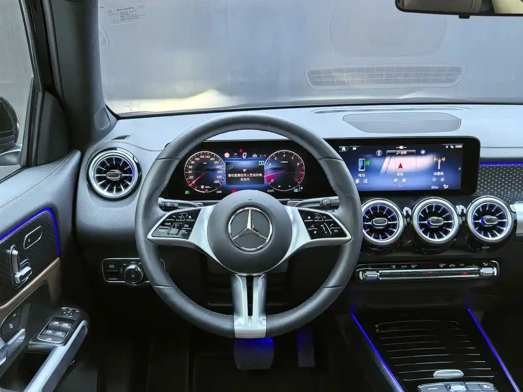 Mercedes-Benz GLB — миниатюра 24
