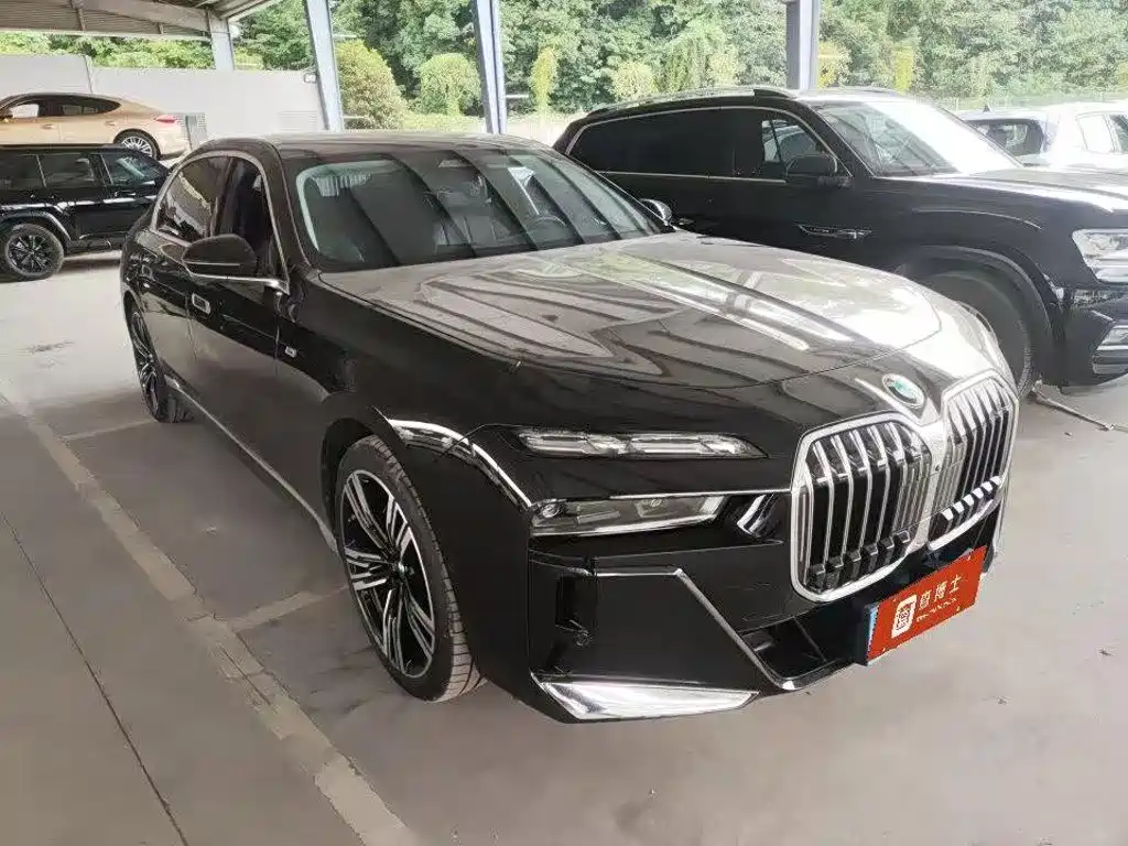 BMW 7 Series — миниатюра 2