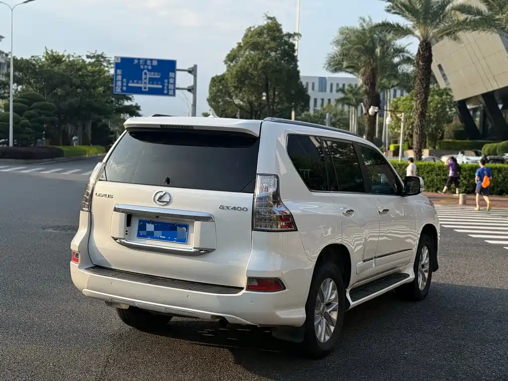 Lexus GX — миниатюра 9