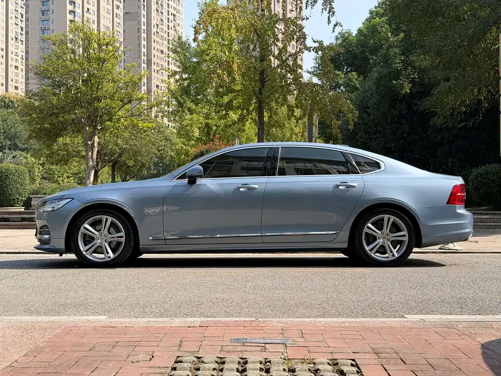Volvo S90 — миниатюра 6