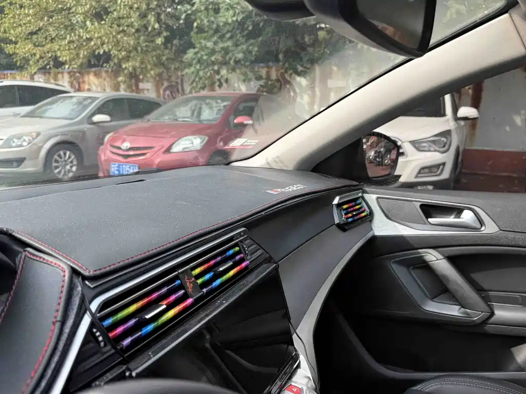Peugeot 408 — миниатюра 2