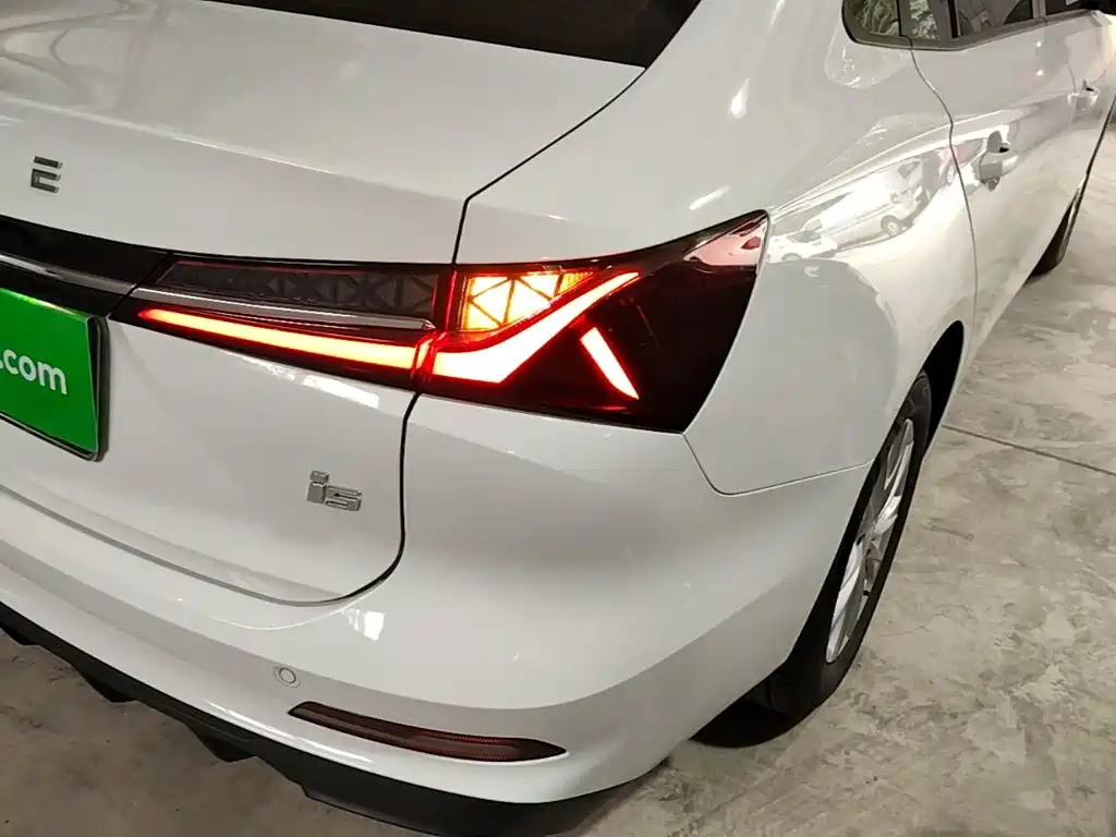 Roewe i5 — миниатюра 8