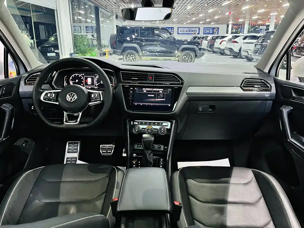 Volkswagen Tiguan L — миниатюра 15