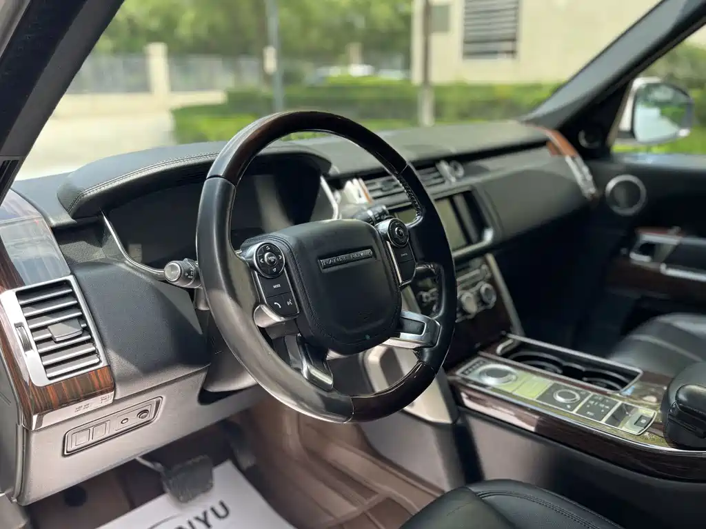 Land Rover Range Rover — миниатюра 7