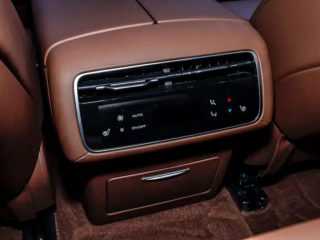 TANK TANK 700 NEW ENERGY