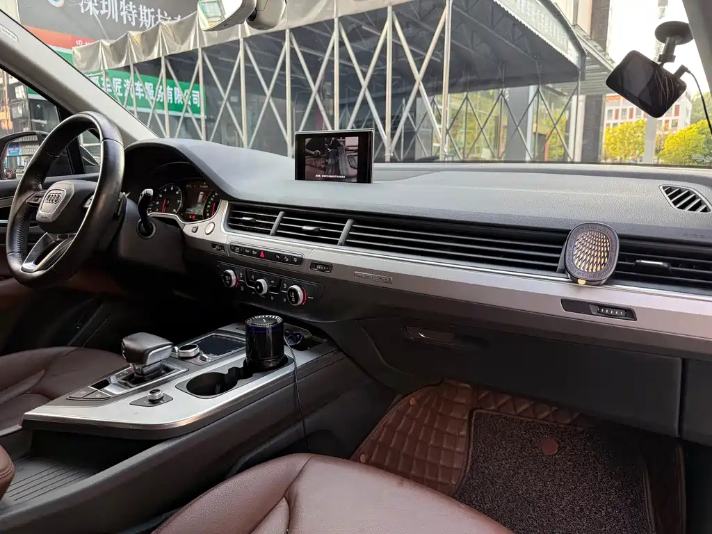 Audi Q7 — миниатюра 16