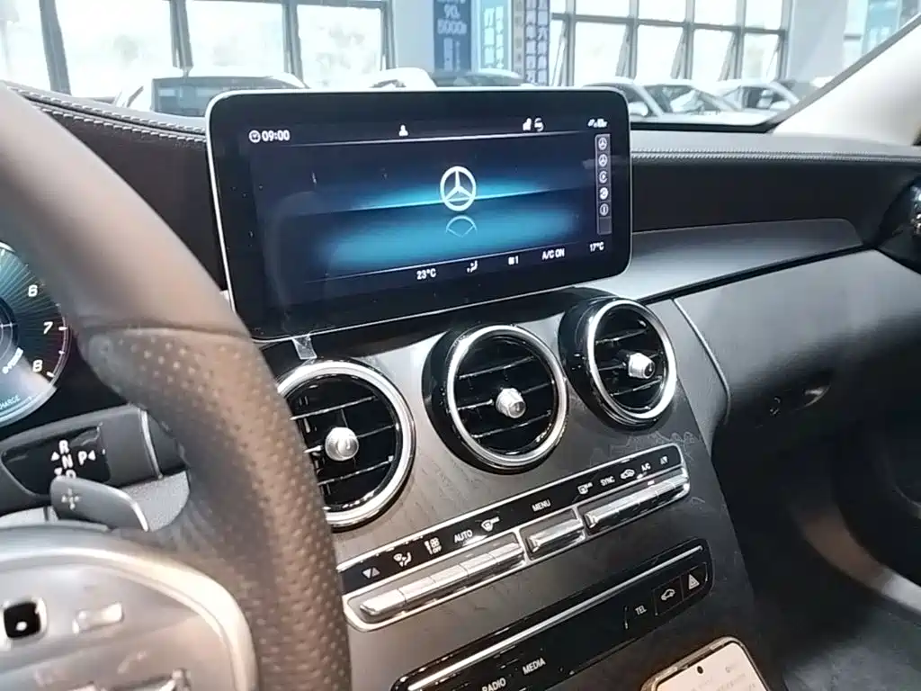 Mercedes-Benz C-Class — миниатюра 13