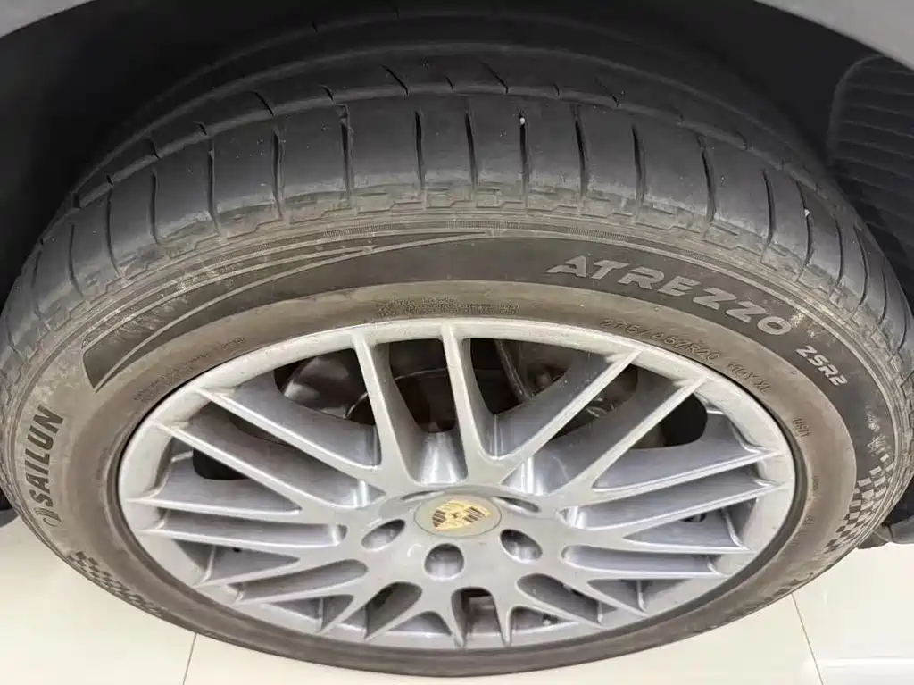 Porsche Cayenne — миниатюра 30
