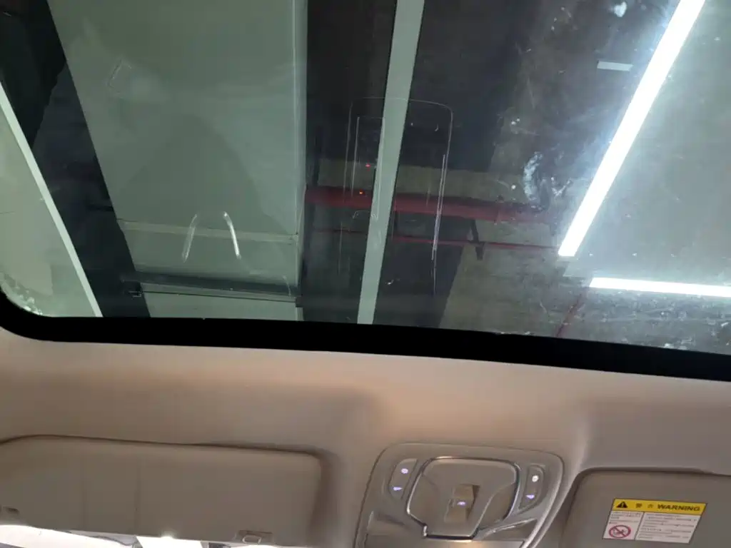 Roewe i6 MAX New Energy — миниатюра 18