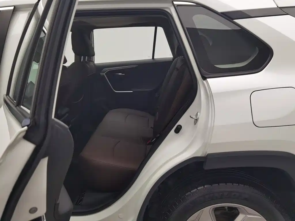 Toyota RAV4 — миниатюра 15