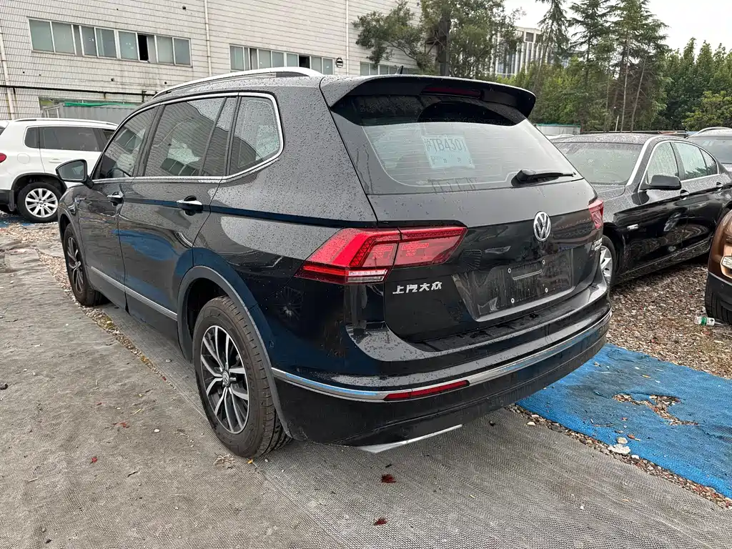 Volkswagen Tiguan L PHEV — миниатюра 20
