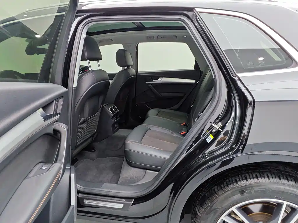 Audi Q5L — миниатюра 15