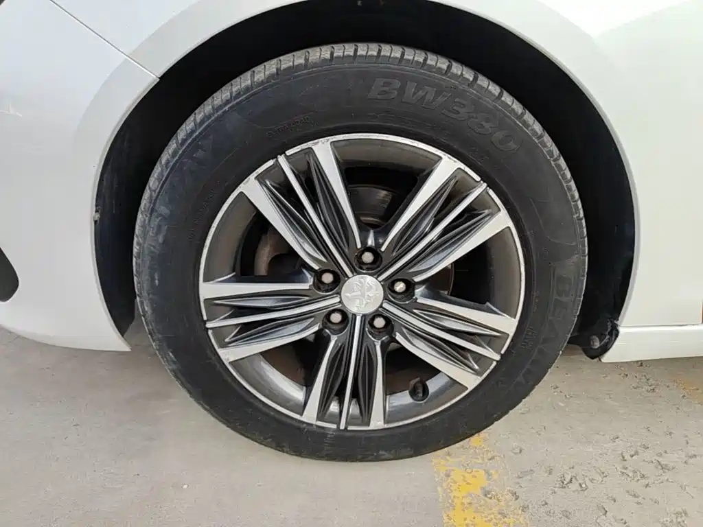 Peugeot 308 — миниатюра 23