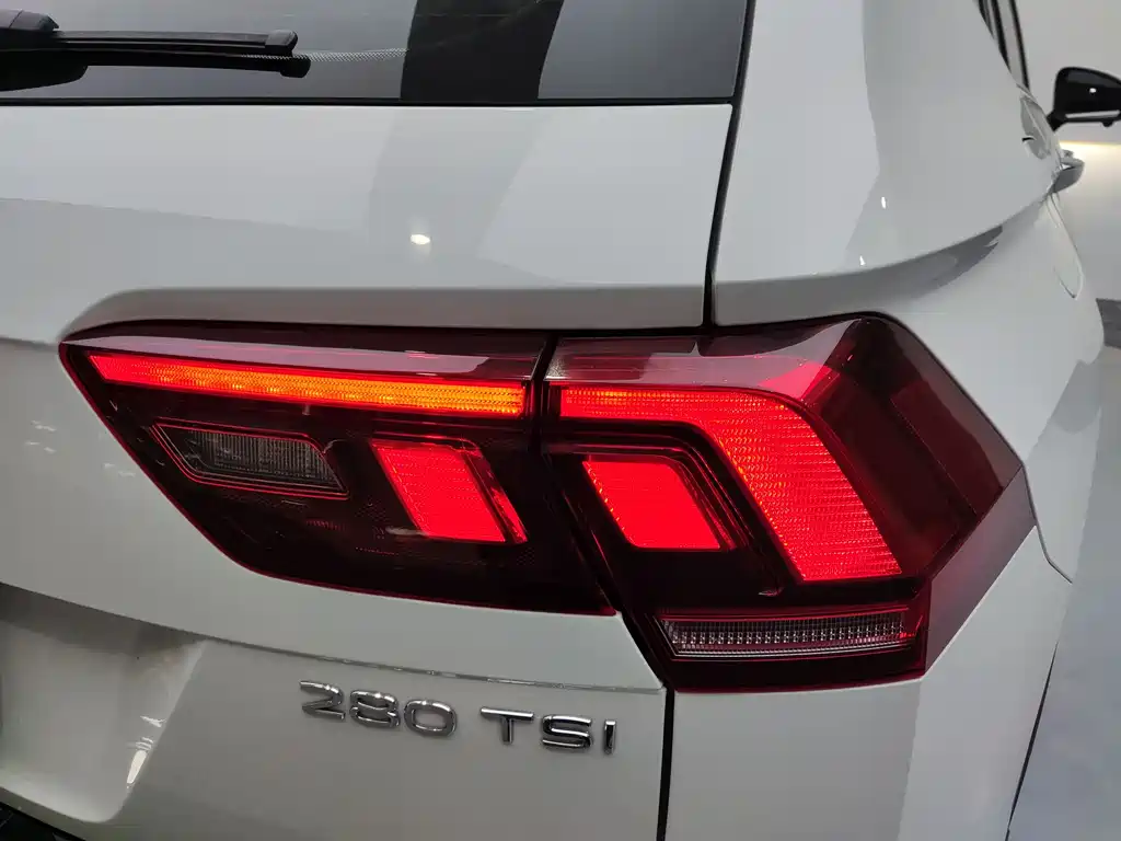 Volkswagen Tiguan L L 2023 280TSI AT