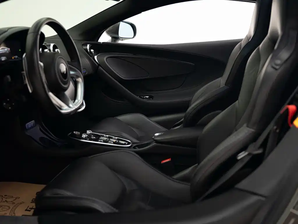 McLaren GT — миниатюра 9
