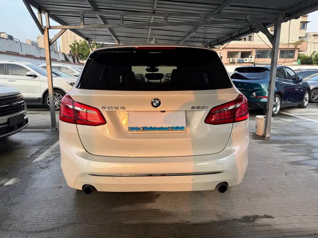 BMW 2 Series Active Tourer — миниатюра 10