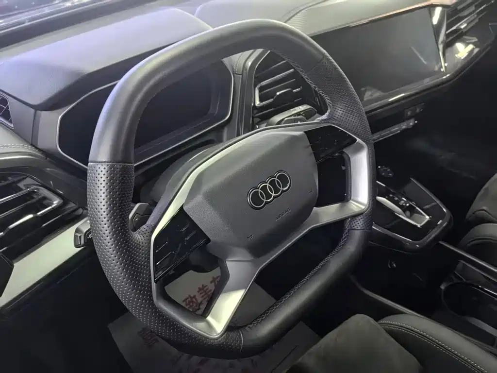 Audi Q4 e-tron — миниатюра 21