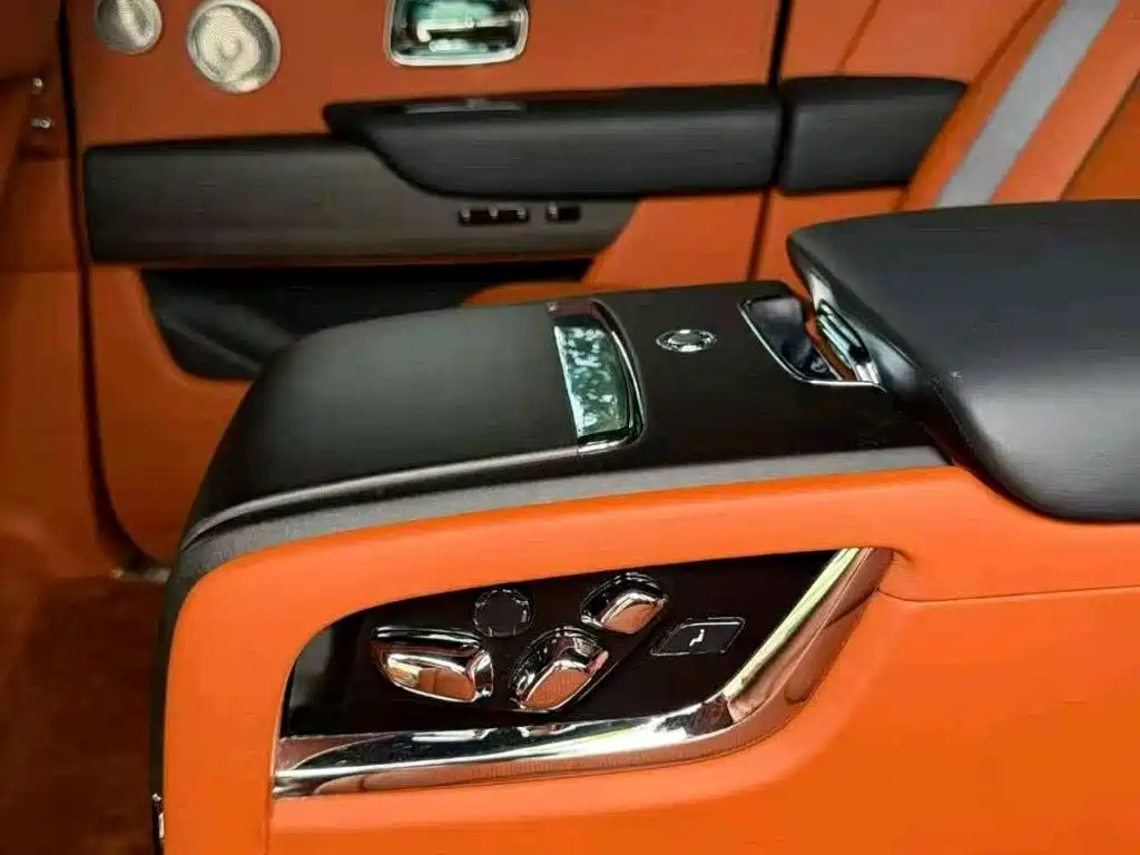 Rolls-Royce Cullinan — миниатюра 4