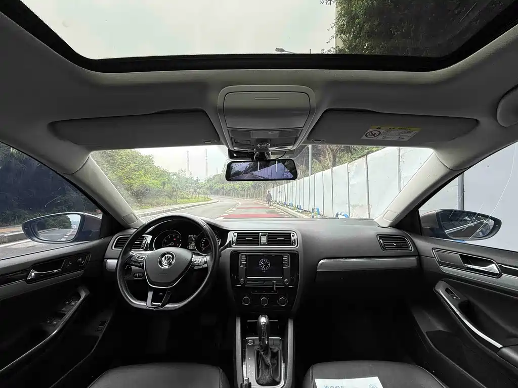 Volkswagen Sagitar — миниатюра 5