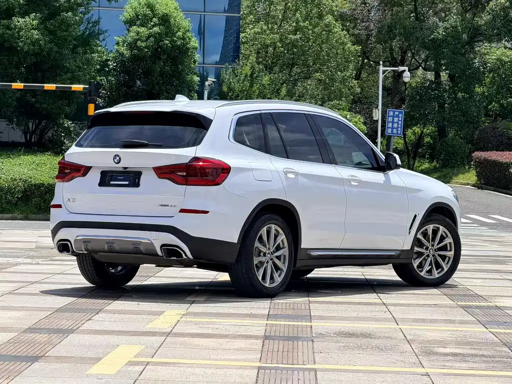BMW X3 — миниатюра 7