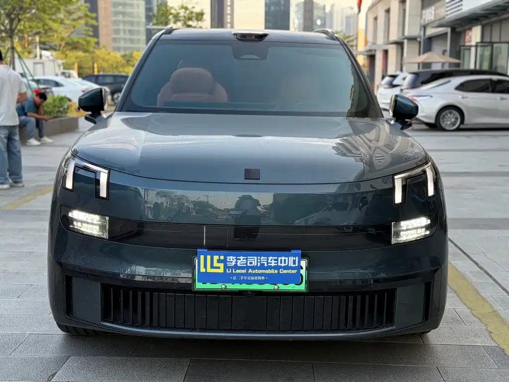 Lynk & Co 900 — миниатюра 2