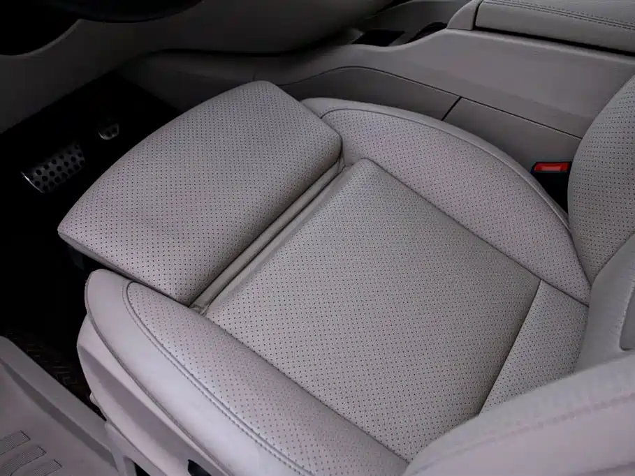 MERCEDES-BENZ V CLASS