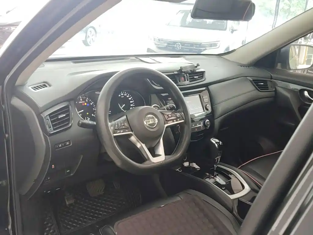 Nissan X-Trail 2017 2.0L CVT Comfort 2WD