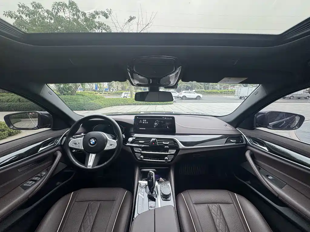 BMW 5 Series — миниатюра 8