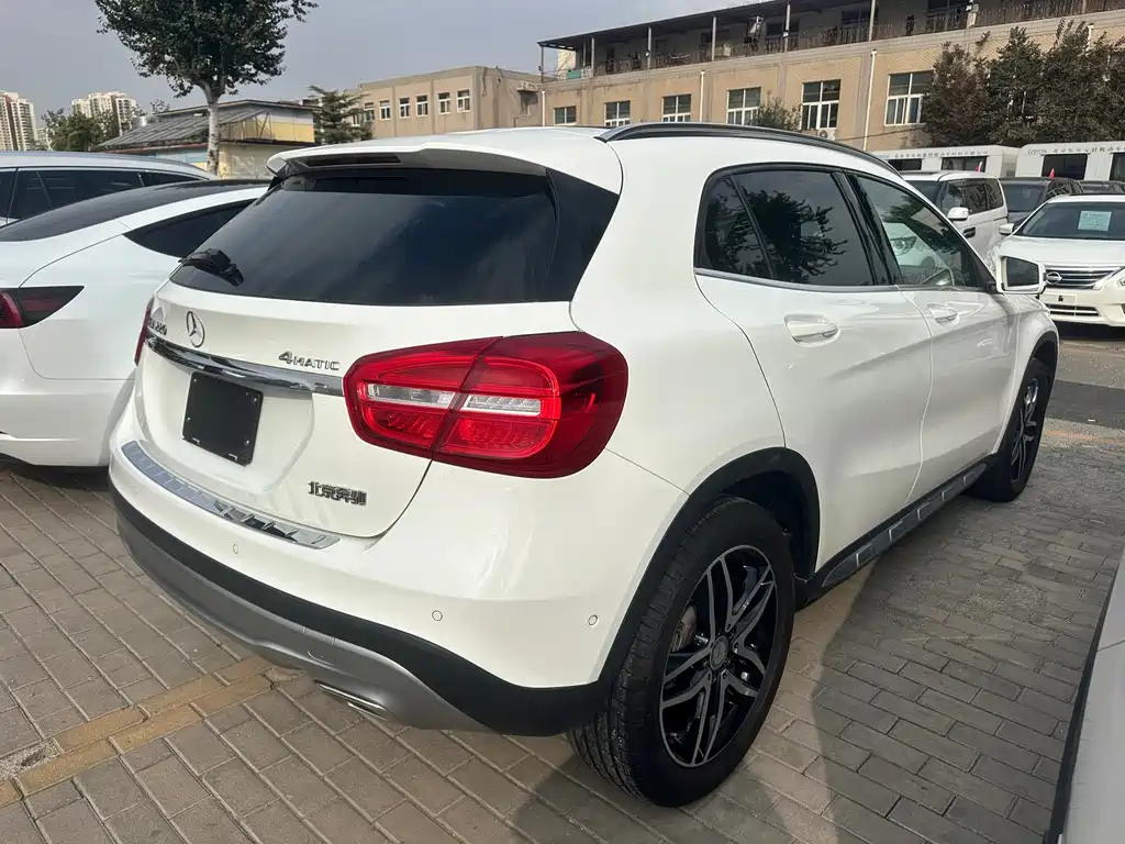 Mercedes-Benz GLA — миниатюра 4