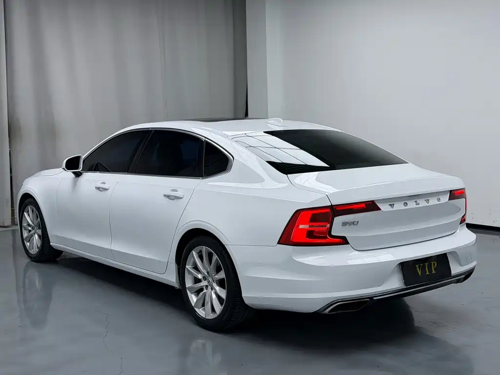 Volvo S90 — миниатюра 2