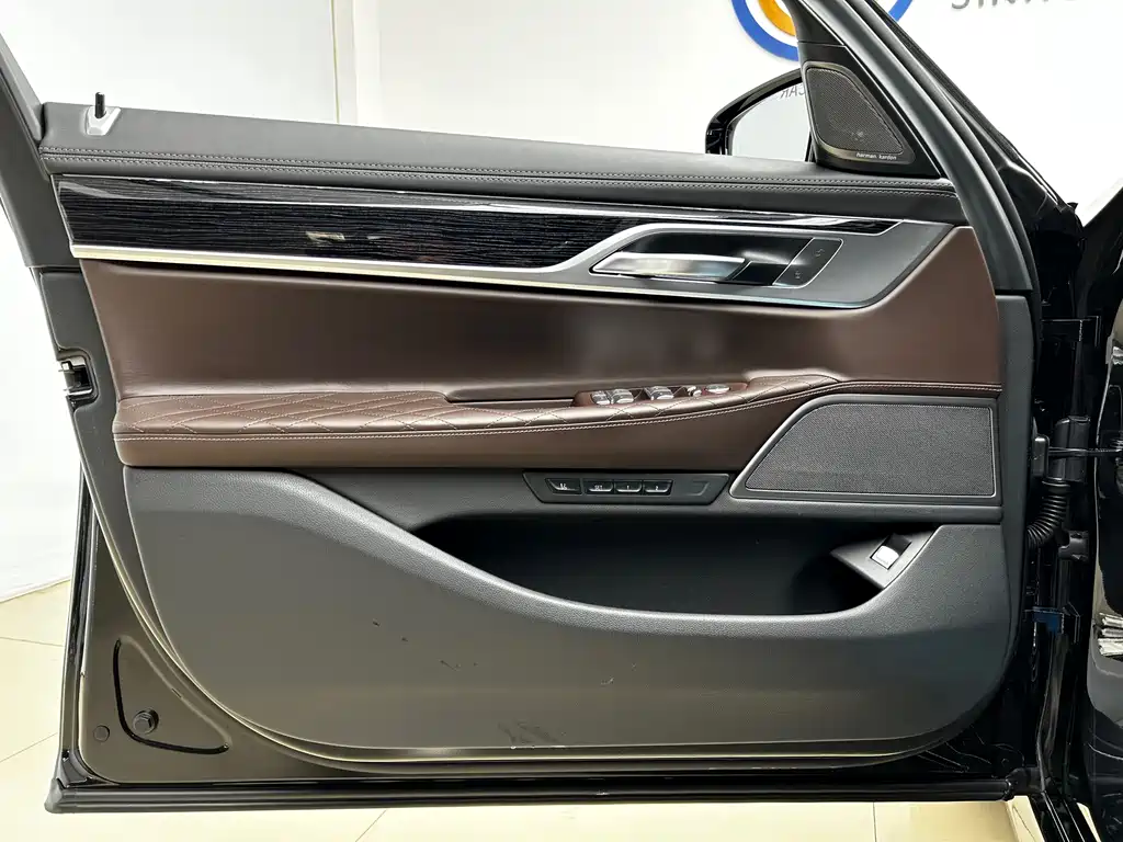 BMW 7 Series 7 2021 730Li M Sport