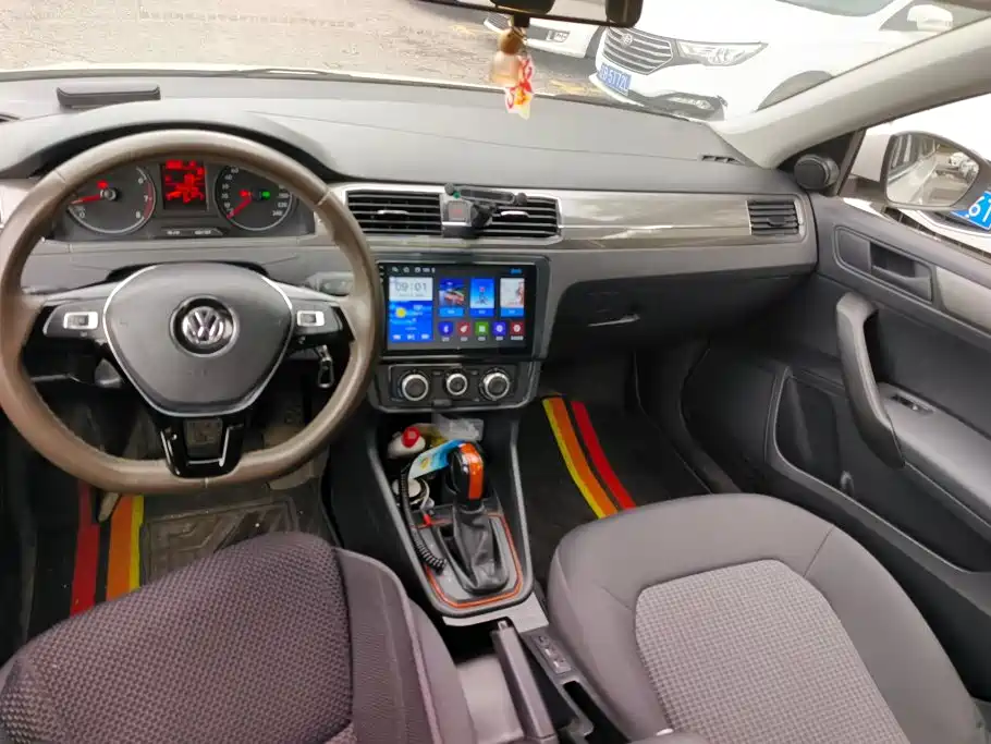 Volkswagen Santana — миниатюра 11