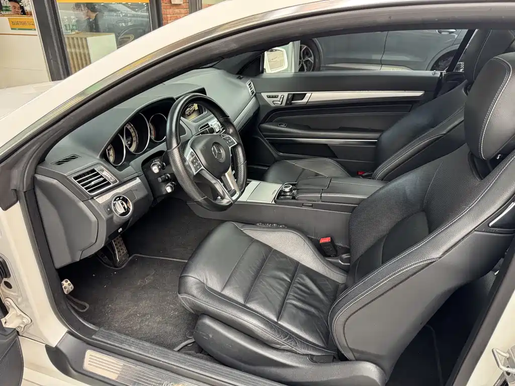 Mercedes-Benz E-Class (Import) — миниатюра 8