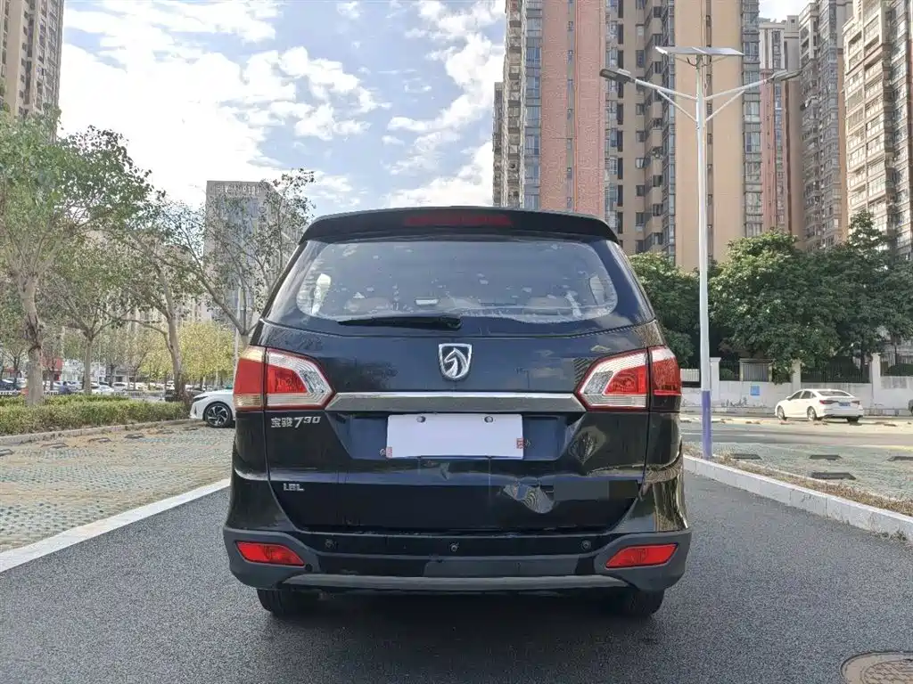 Baojun 730 2015 1.8L MT Luxury ESP 7 мест