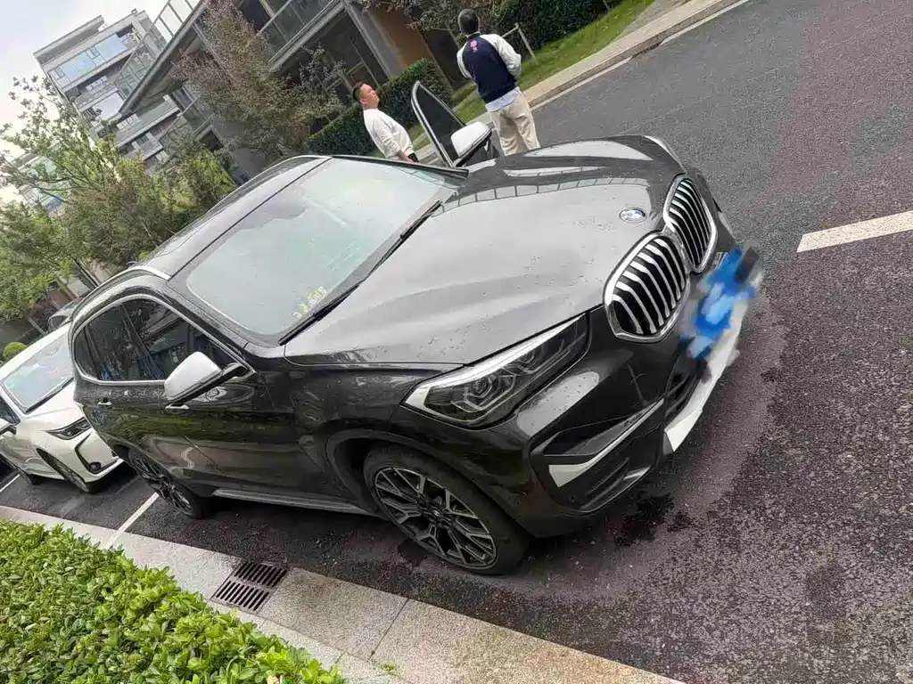 Купить BMW X1