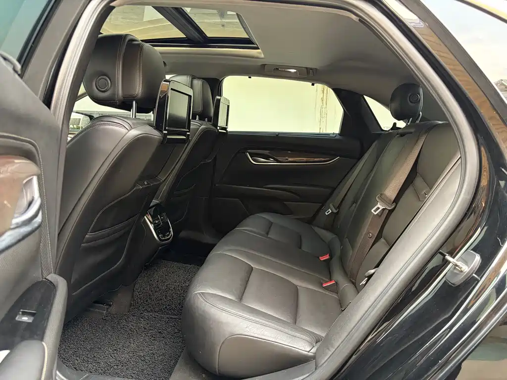 Cadillac XTS — миниатюра 7