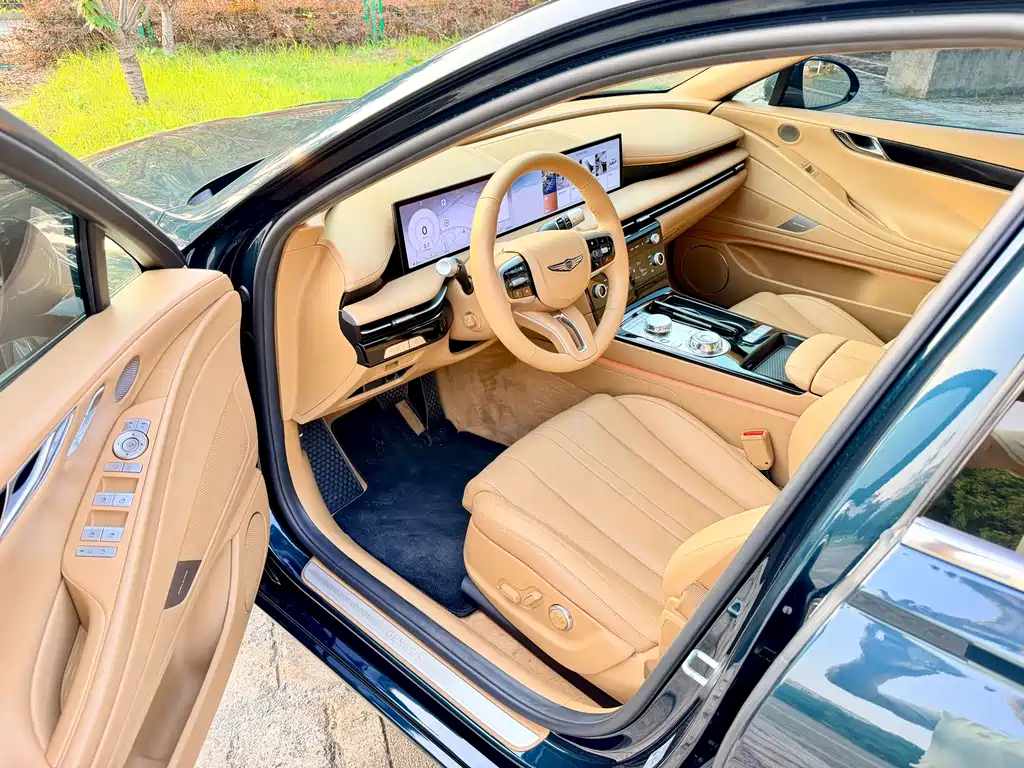 Genesis G80 2024 2.5T Luxury
