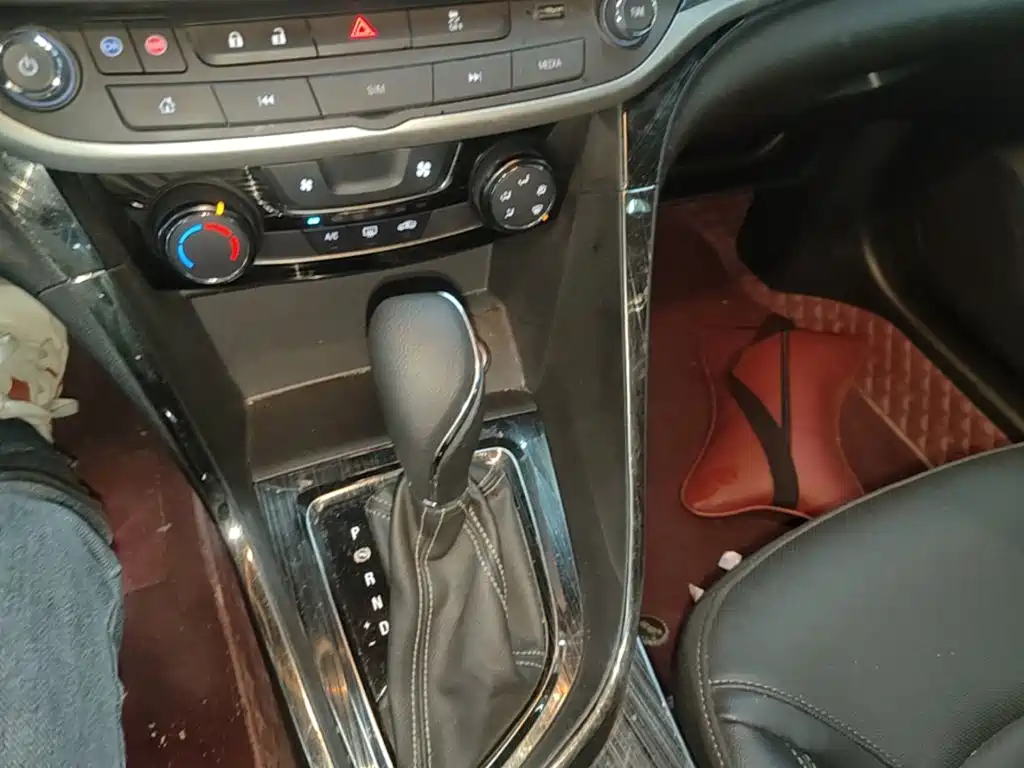 Buick Excelle — миниатюра 14