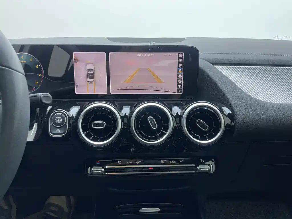 Mercedes-Benz GLA — миниатюра 23