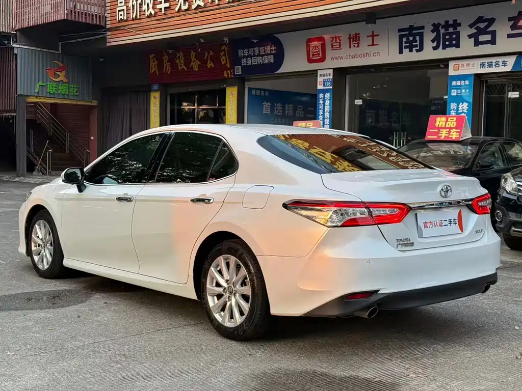 Toyota Camry — миниатюра 6