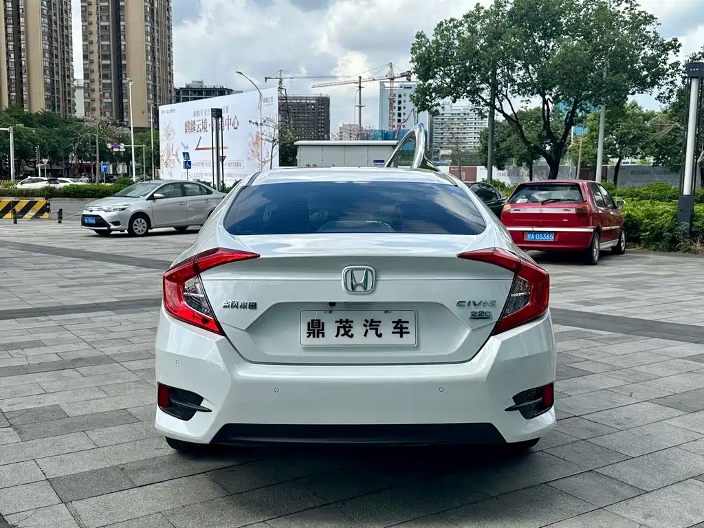 Honda Civic — миниатюра 4