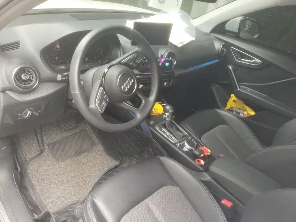 Audi Q2L e-tron — миниатюра 10