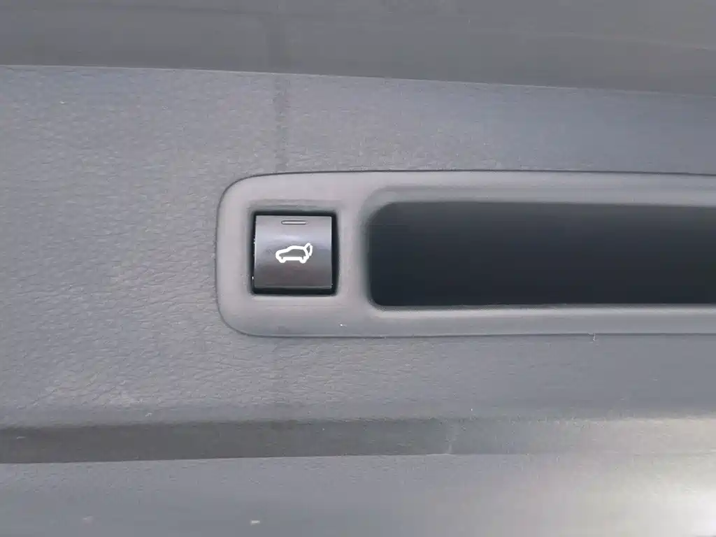 Toyota Granvia — миниатюра 9