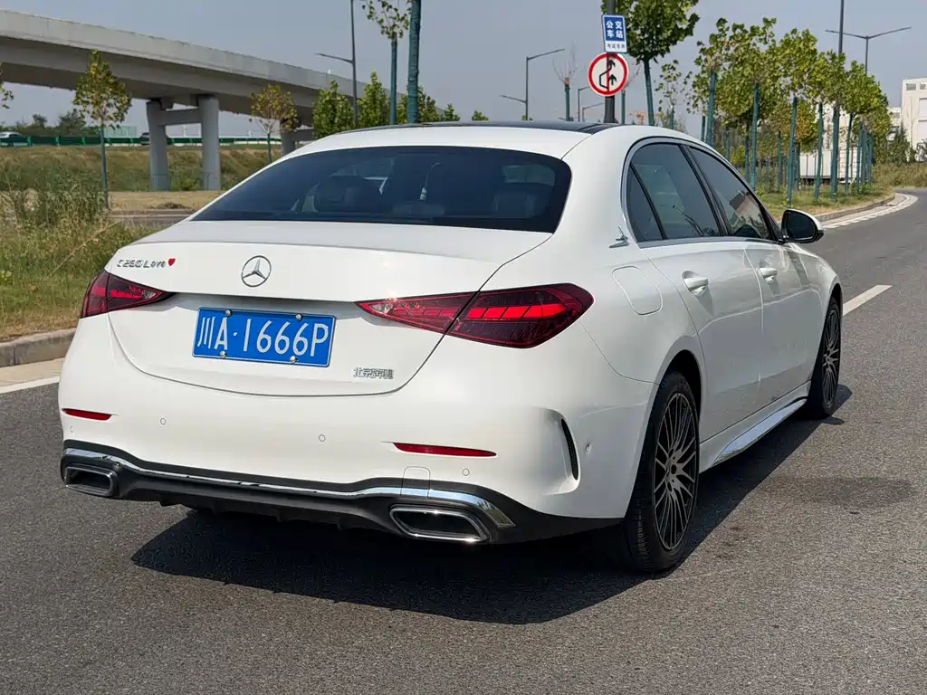 Mercedes-Benz C-Class — миниатюра 4