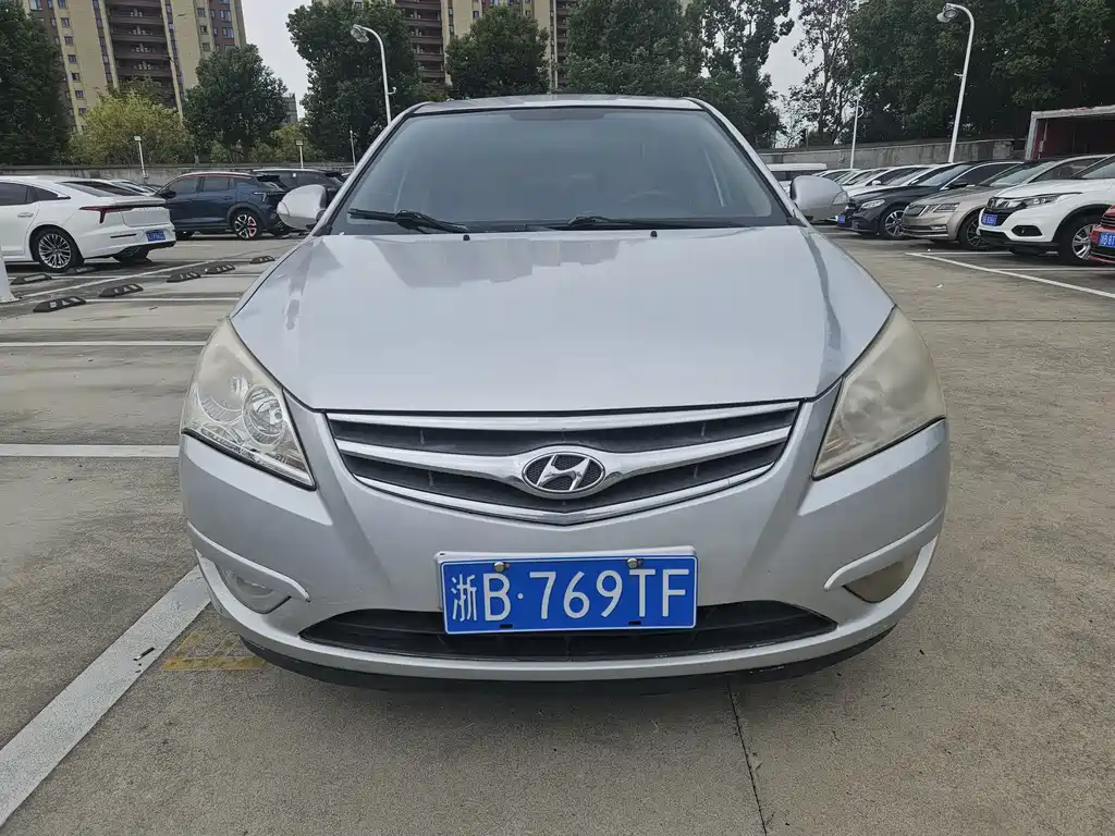 Hyundai Elantra — миниатюра 2