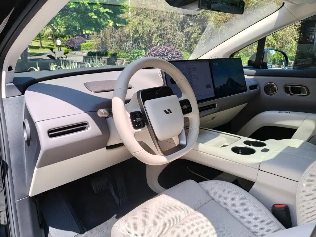 Li Auto i8 2025 Standard