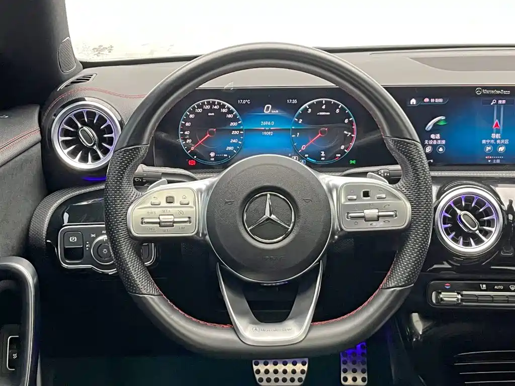 MERCEDES-BENZ CLA