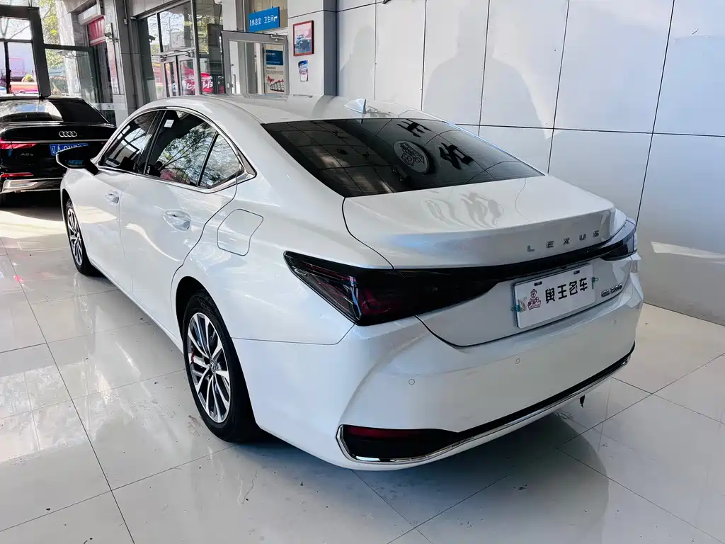 Lexus ES — миниатюра 3