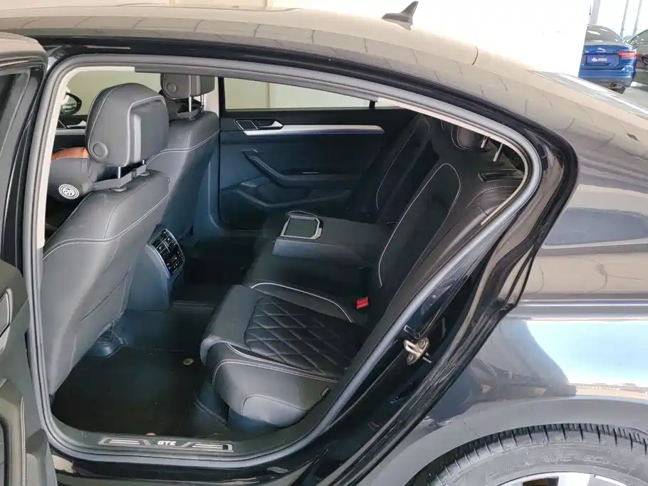 Volkswagen Magotan PHEV — миниатюра 11